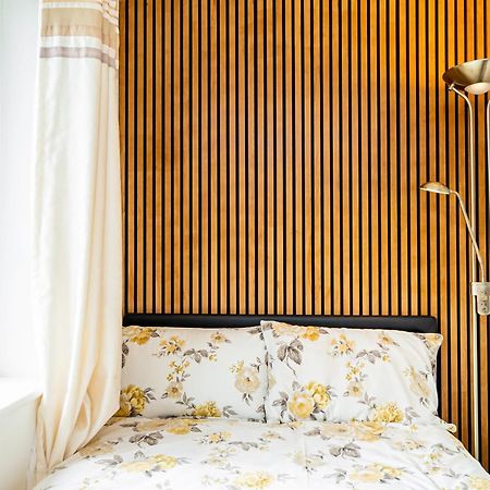 Earley Luxury Ensuite Room With Private Entrance Reading Bagian luar foto