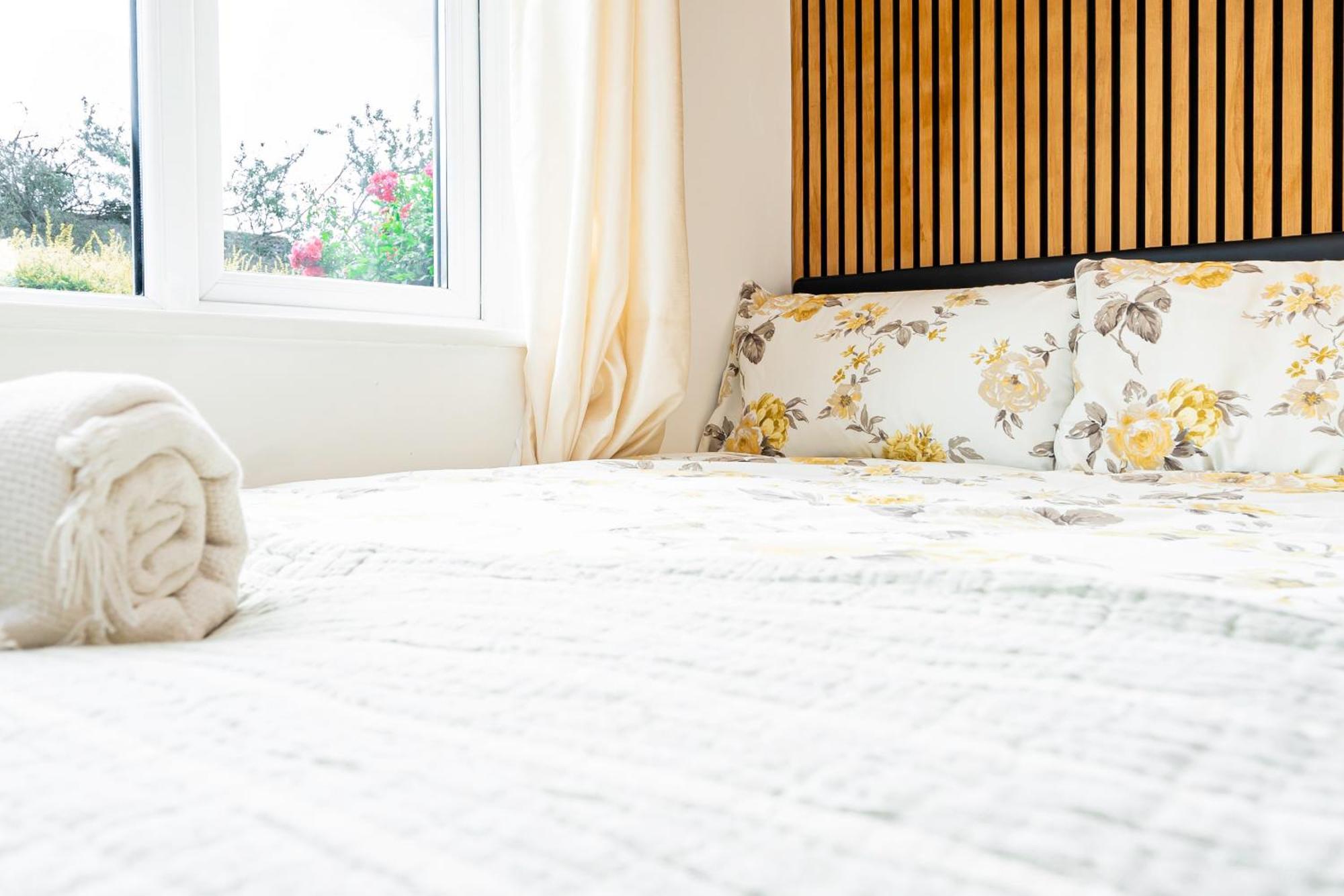 Earley Luxury Ensuite Room With Private Entrance Reading Bagian luar foto