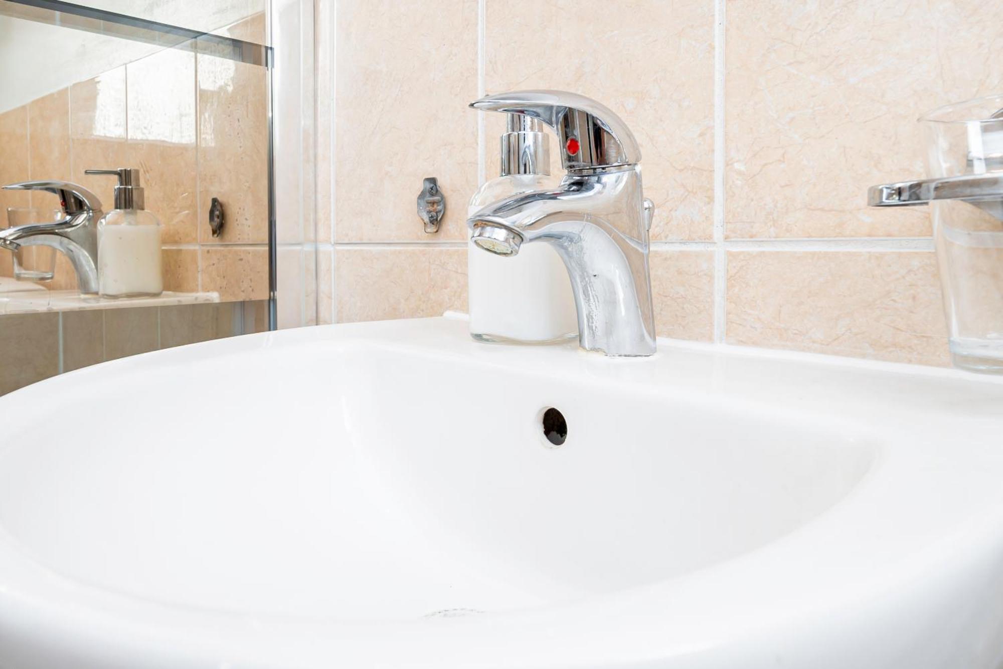 Earley Luxury Ensuite Room With Private Entrance Reading Bagian luar foto