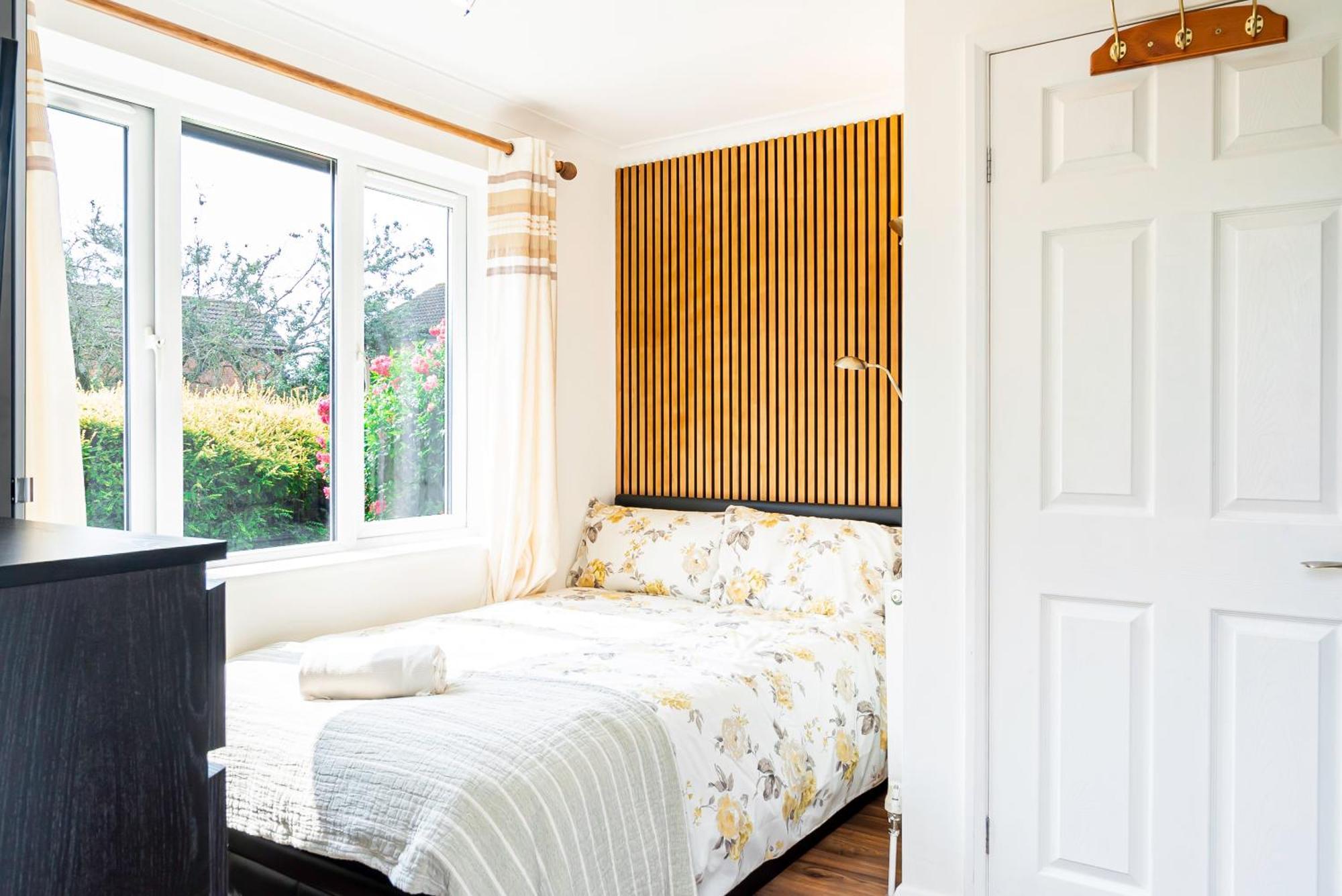 Earley Luxury Ensuite Room With Private Entrance Reading Bagian luar foto
