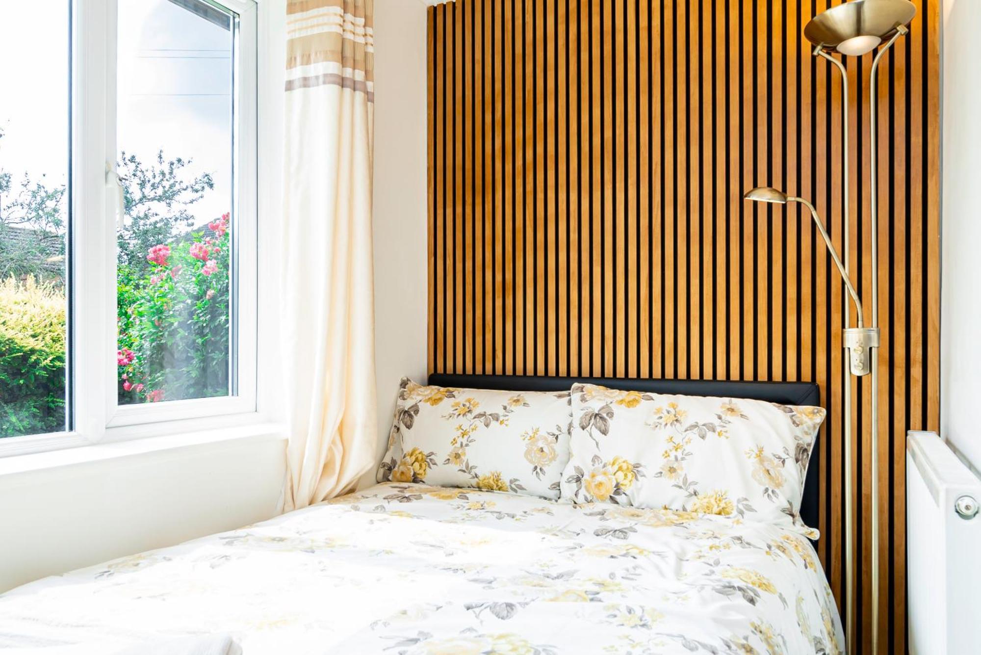 Earley Luxury Ensuite Room With Private Entrance Reading Bagian luar foto